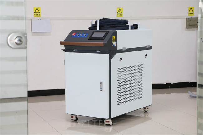 машина удаления ржавчины лазера 1000W 2000W 3000W для продажи с доступной ценой